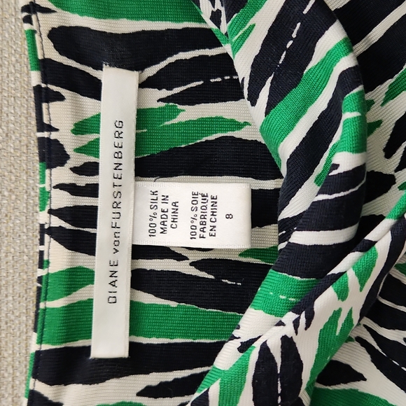 Diane Von Furstenberg Silk Dress Size 8 - Picture 5 of 12